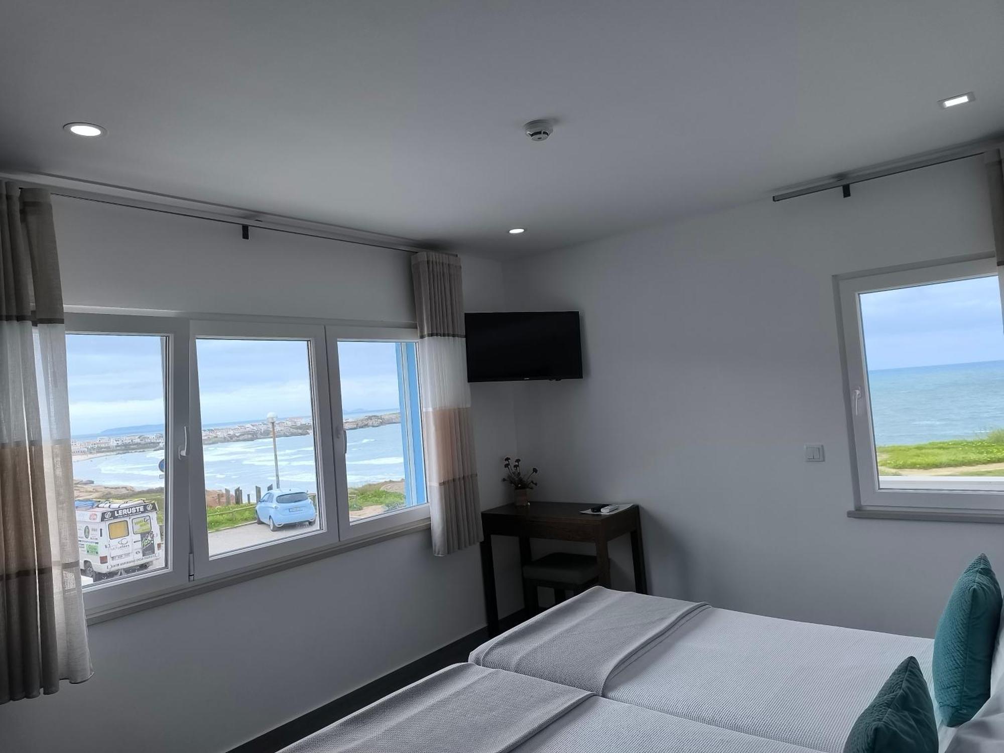 Baleal 4 Surf II Bed & Breakfast Room photo